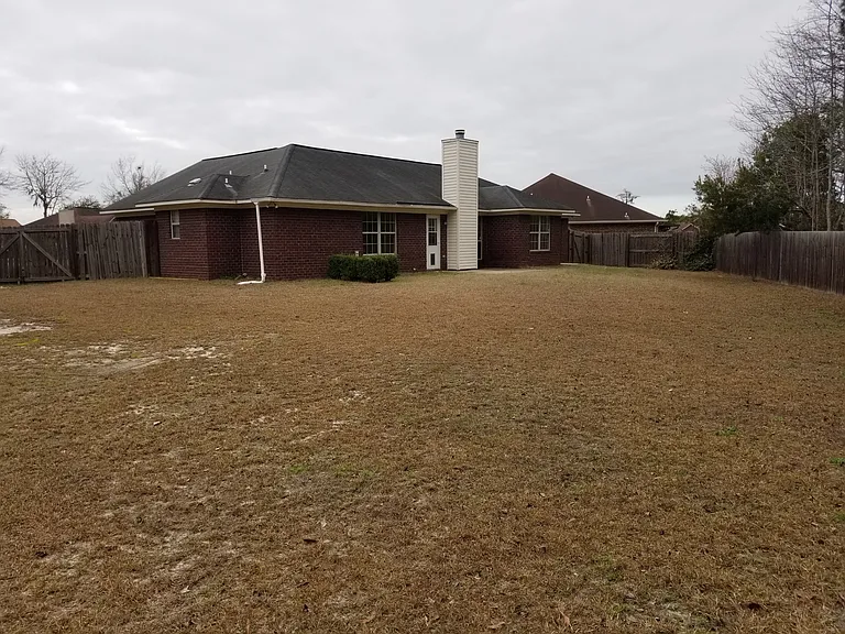 504 Bedford Ct — Photo 11