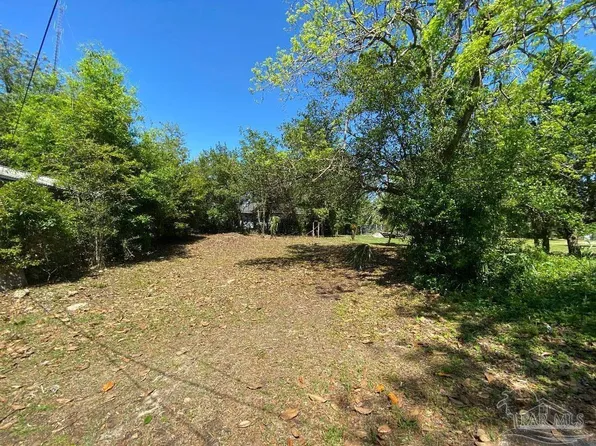 1212 W Hatton St, Pensacola, FL 32501
