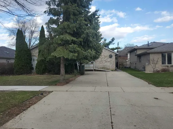 8433 Newland Ave, Burbank, IL 60459