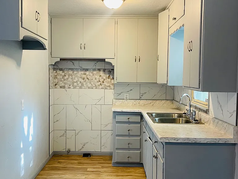 3201 N Phillips Ave — Photo 5