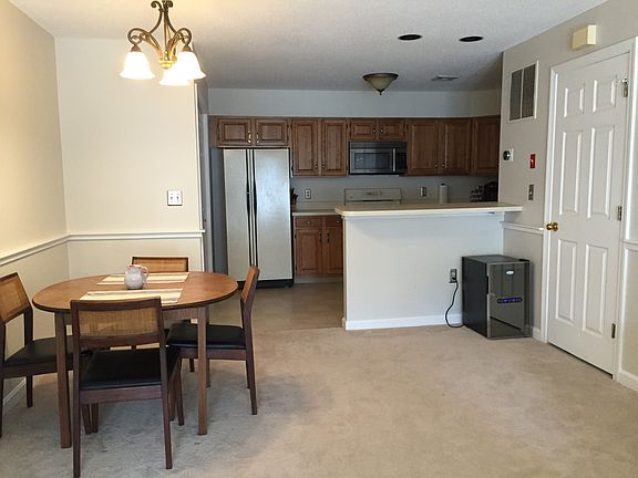 Open concept kitchen/dining room/family room