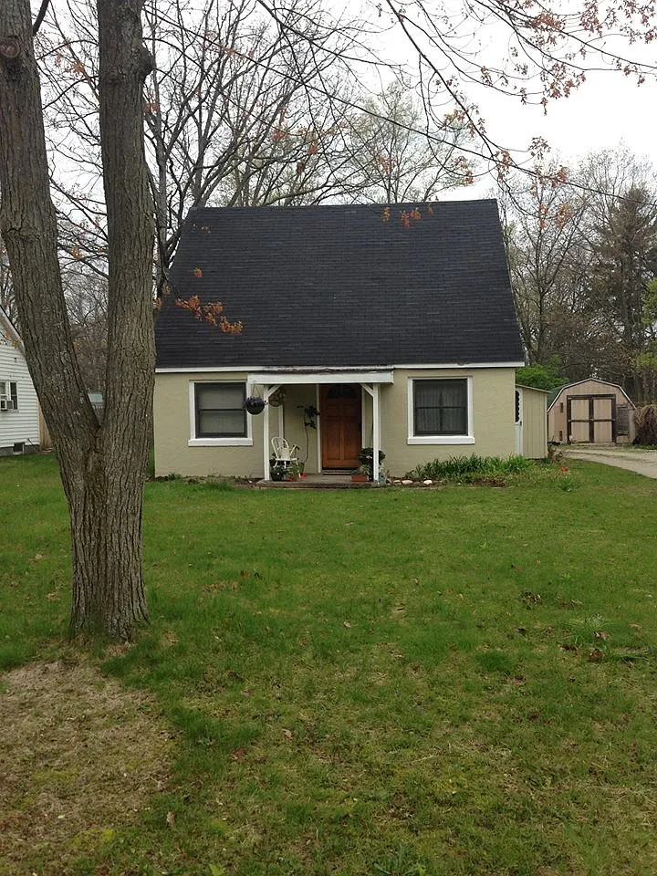 1985 N Euclid Ave photo 1