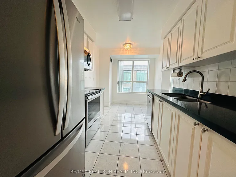 29 Pemberton Ave #1209 — Photo 7