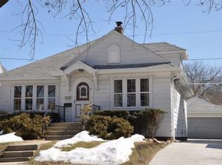 2534 N 66th St, Wauwatosa, WI 53213