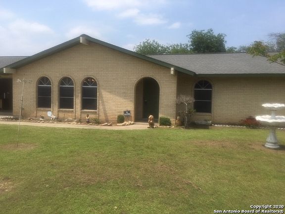 4th image of 901 Poplar St