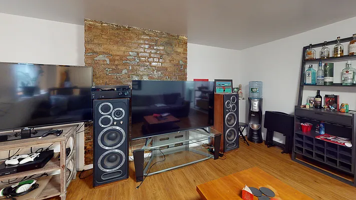 Rented by Bond New York | media 10