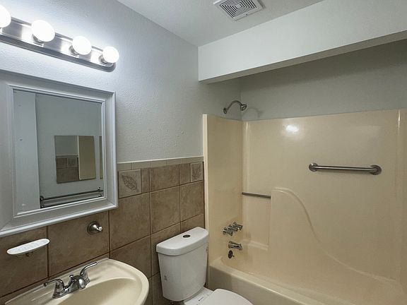 4th image of 3929 Pelican Ct
