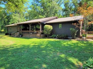 96 Forest Dr, Flora, IL 62839