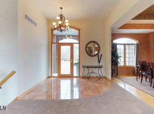 8801 Foxtail Dr, Lincoln, NE 68526