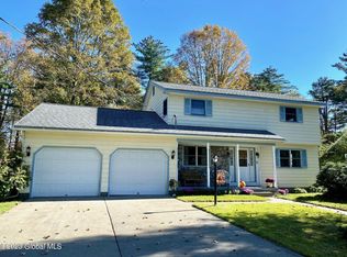 3 Oakwood Dr, South Glens Falls, NY 12803