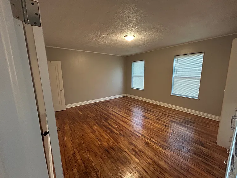 290 Liberty St #13 — Photo 8