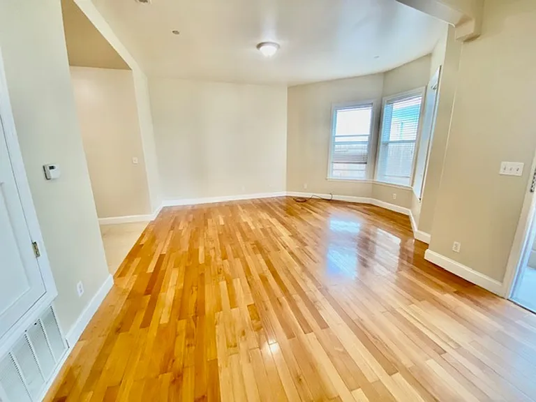 1013 Fair Oaks Ave. — Photo 4