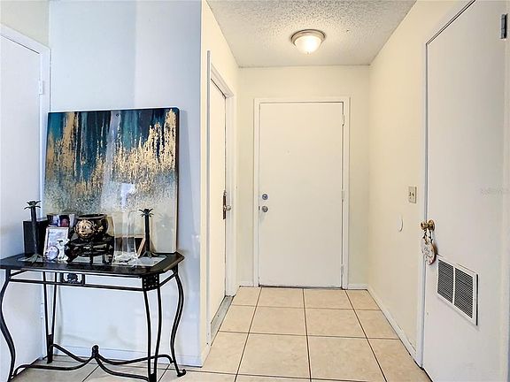 5th image of 3044 Willow Bend Blvd