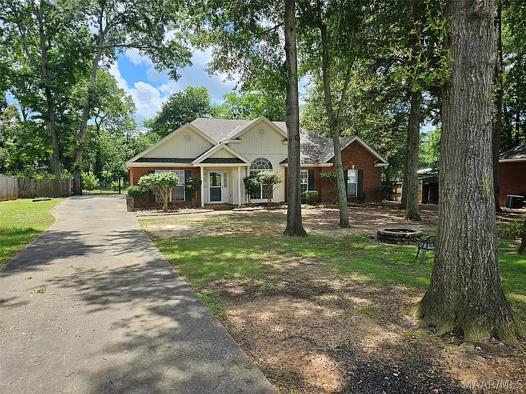 364 Homewood Dr — Photo 1