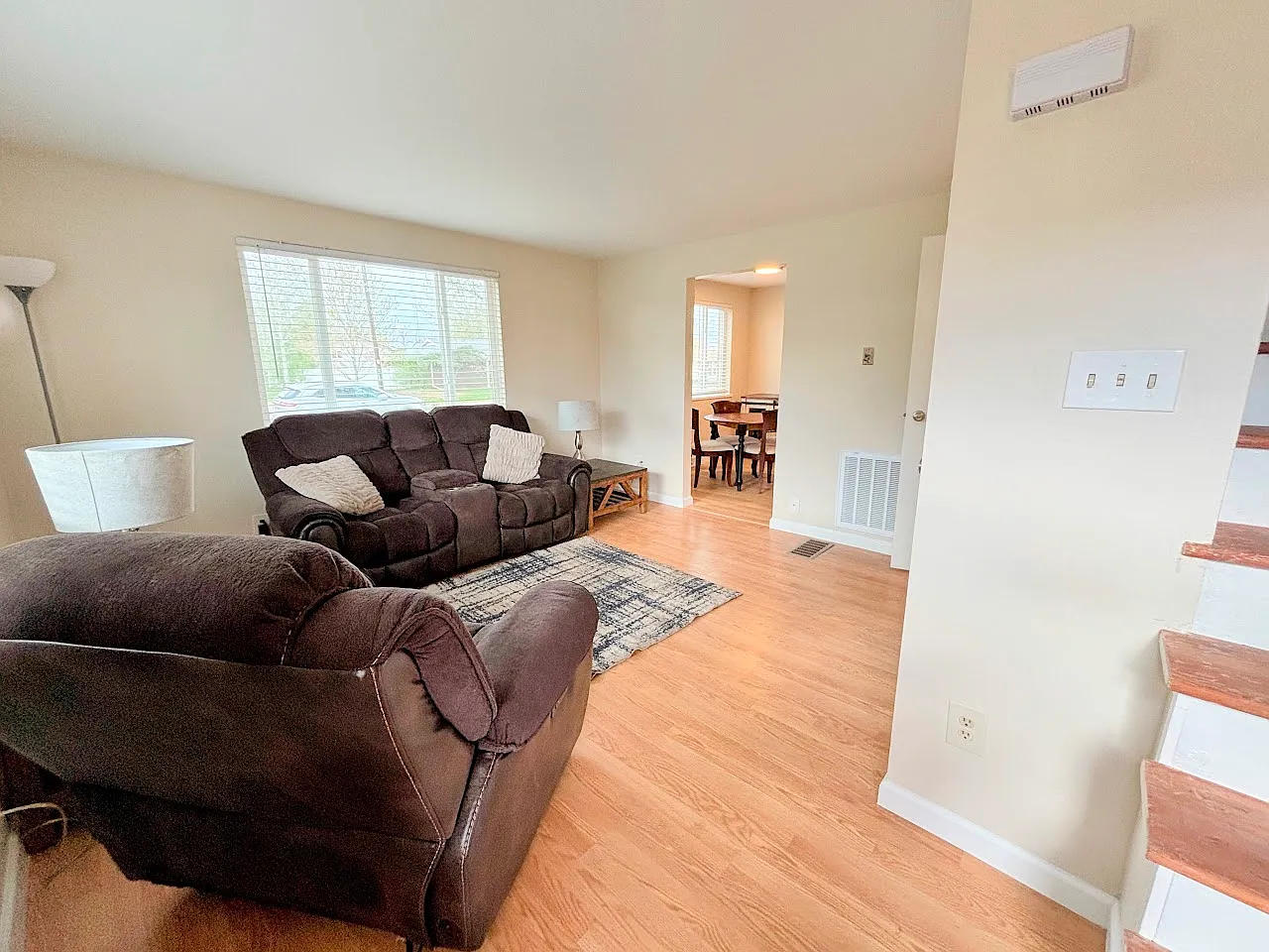 3 bed, 1.5 bath, 1200 sqft, $2,400 — Photo 3