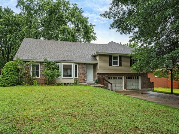 8918 Booth Ave, Kansas City, MO 64138