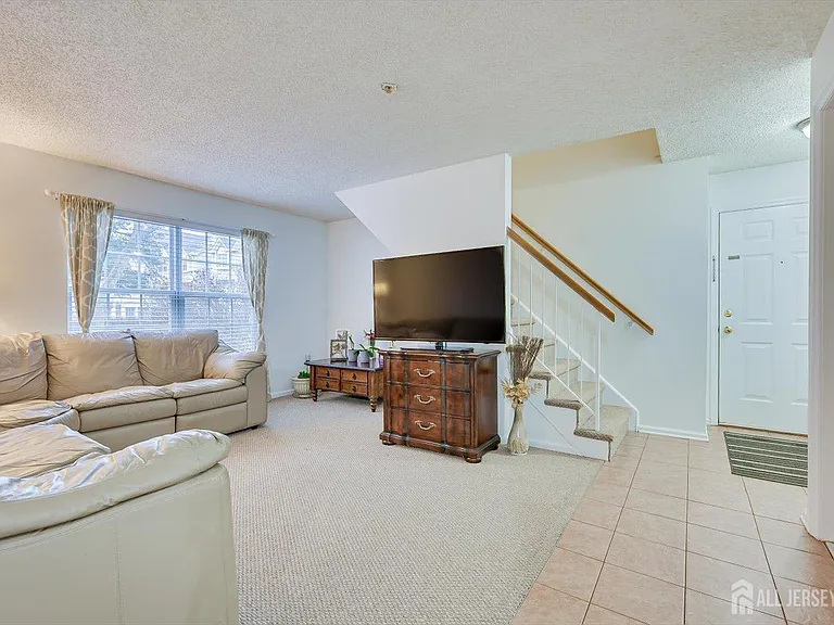 150 Prestwick Way — Photo 5
