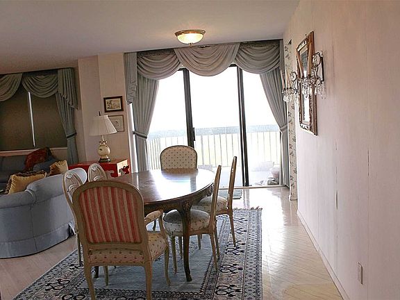 5th image of 26910 Grand Central Pkwy APT 30W