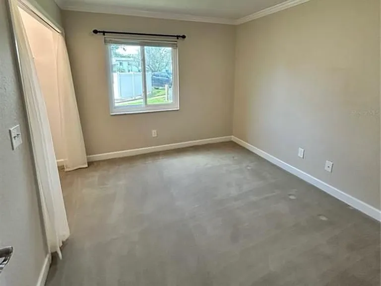 115 E Cypress Ct — Photo 6
