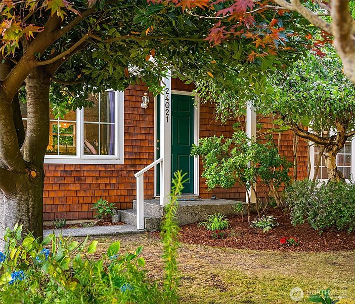 5th image of 24021 99th Avenue SW