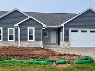 904 Whisper Falls Ct, Menasha, WI 54952