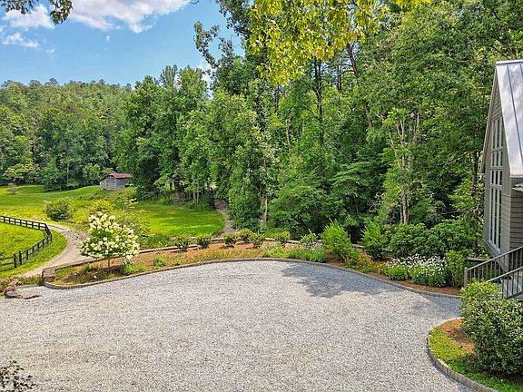 17th image of 3622 Sandy Ford Rd