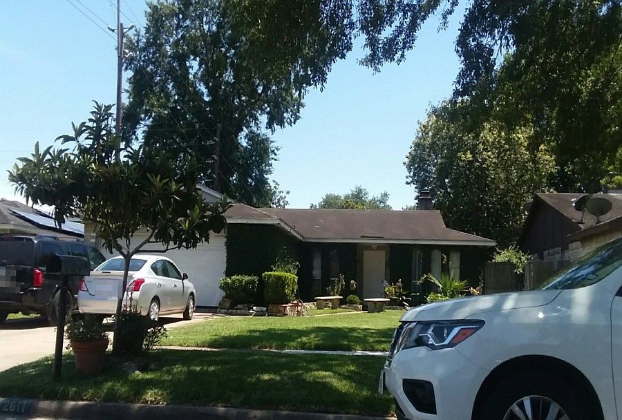 1st image of 2611 Lower Valley Dr