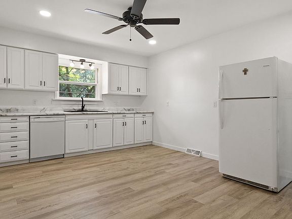 5th image of 429 Garfield Ave