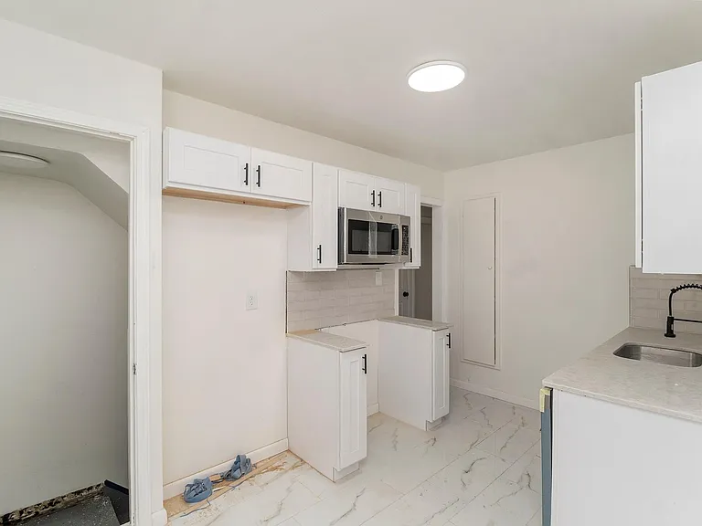 7281 Rockdale St — Photo 3