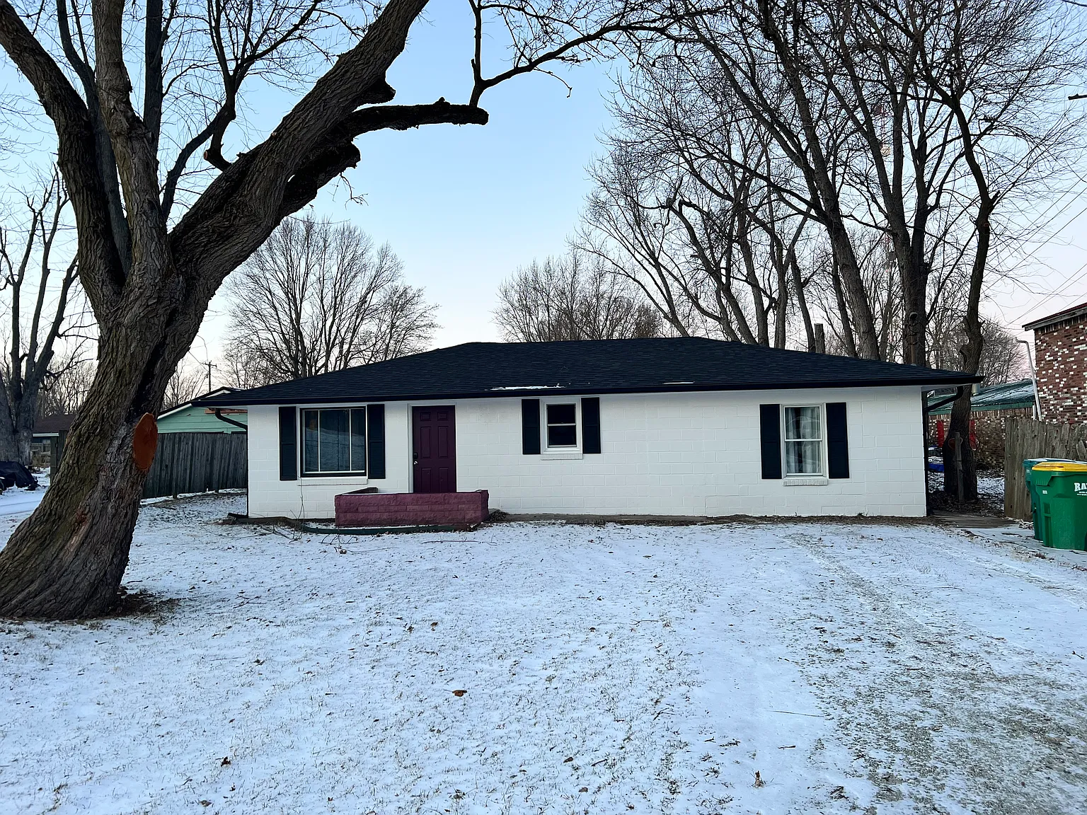 3 bed, 1.5 bath, 1008 sqft, $2,000 — Photo 1