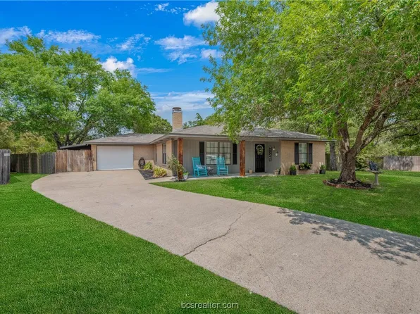 3211 Chapel Ct, Bryan, TX 77803