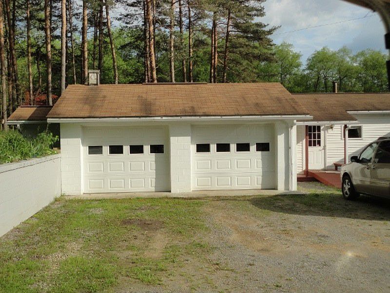 2nd image of 1096 Old Petroleum Center Rd