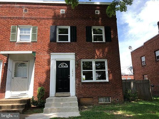 2nd image of 2436 Adrian St