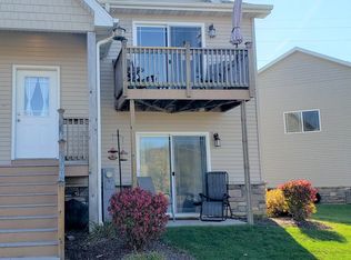 1627 Riverside Cir, Dixon, IL 61021