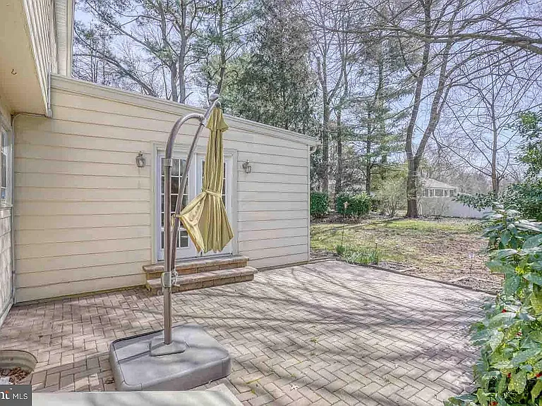 74 S Fairfield Dr — Photo 11