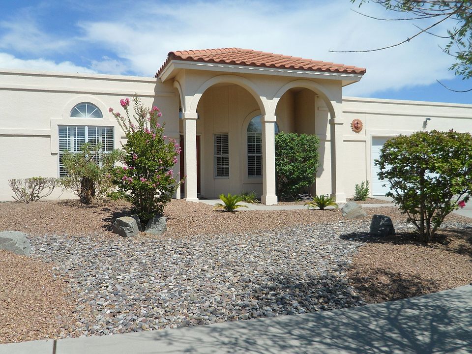 1st image of 1104 Canyon Run Dr