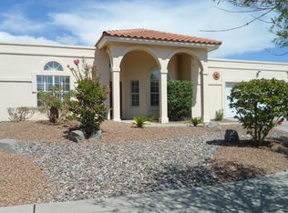 1104 Canyon Run Dr, El Paso, TX 79912