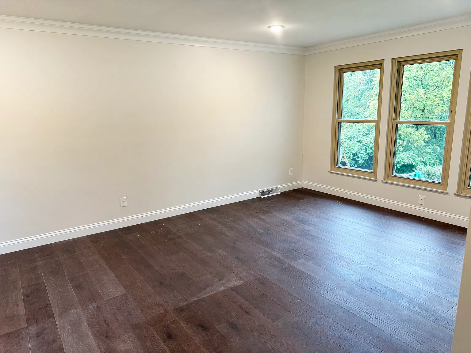 7138 Larchwood Dr — Photo 4