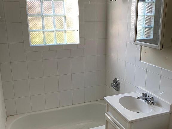 2nd image of 1880 Grand Ave APT B