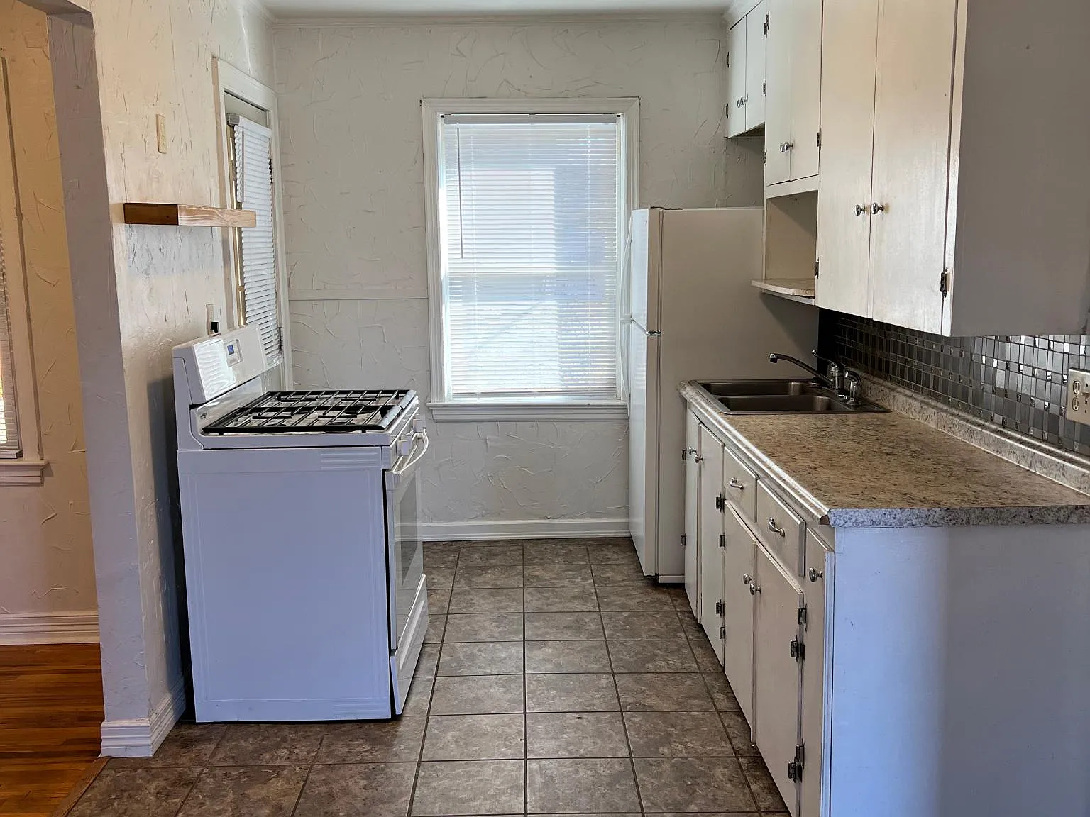 501 S Pittsburg Ave — Photo 4