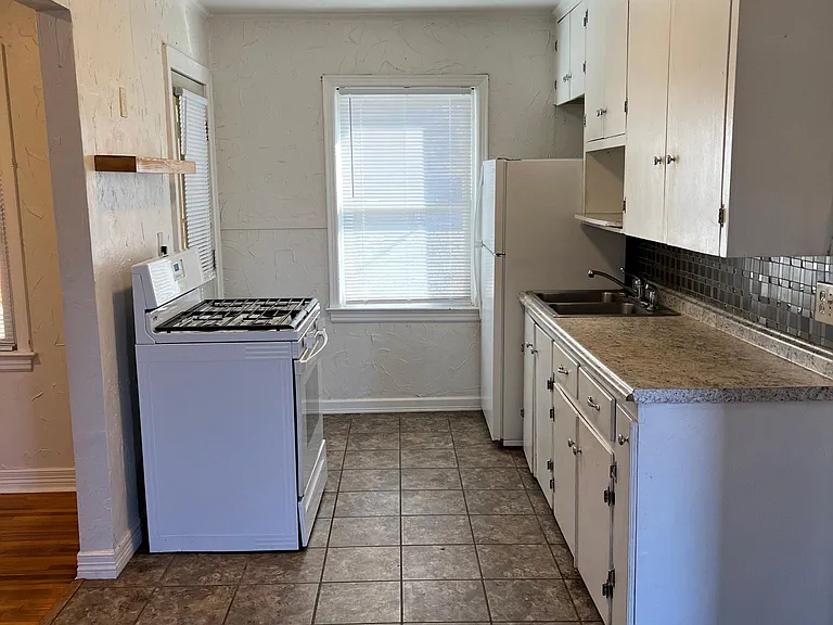 501 S Pittsburg Ave — Photo 4