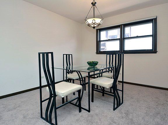 4th image of 216 W Olive St