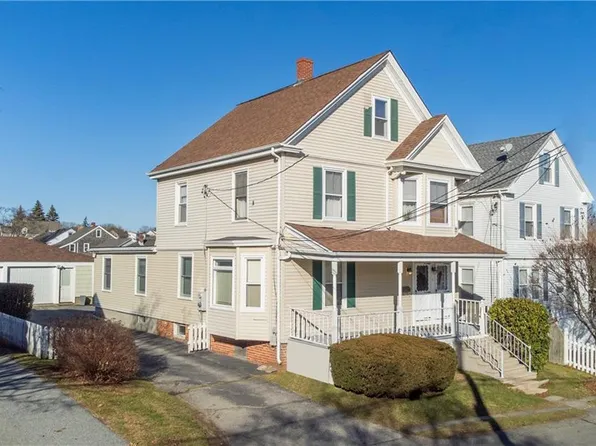 11 Robinson St, Newport, RI 02840