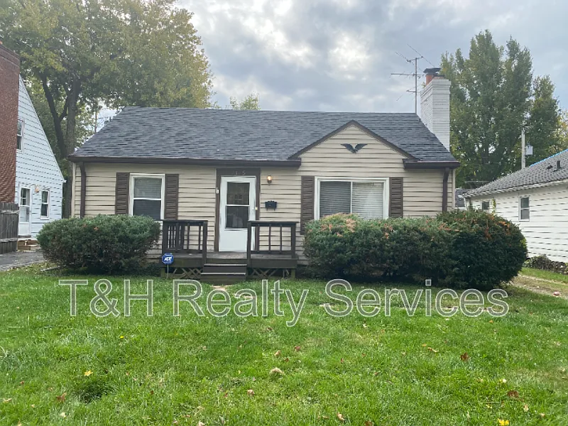 2509 E 58th St photo 1