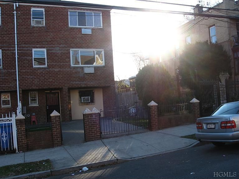 1st image of 928-930 E 214th St