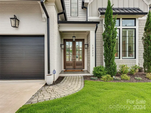 13222 Terrace Court Dr, Charlotte, NC 28278