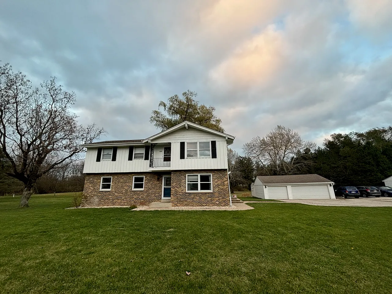 3 bed, 1163 sqft, $1,845 — Photo 1