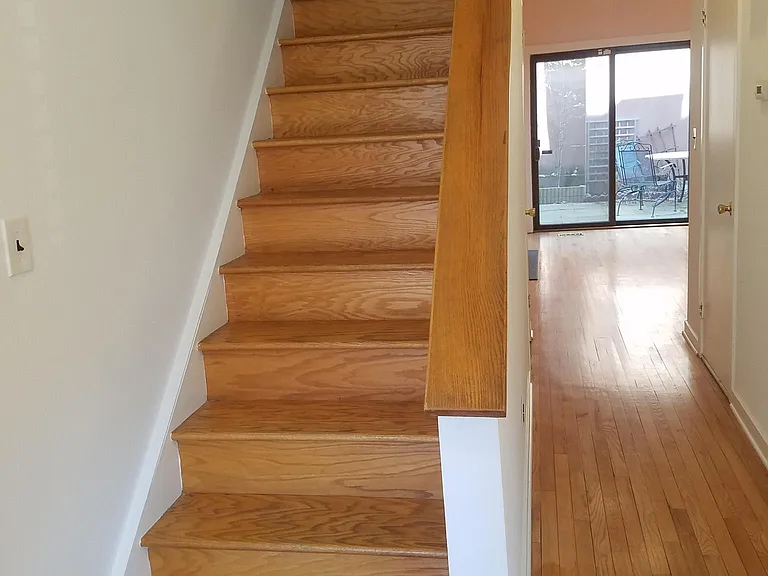 221 Head House Ct — Photo 5