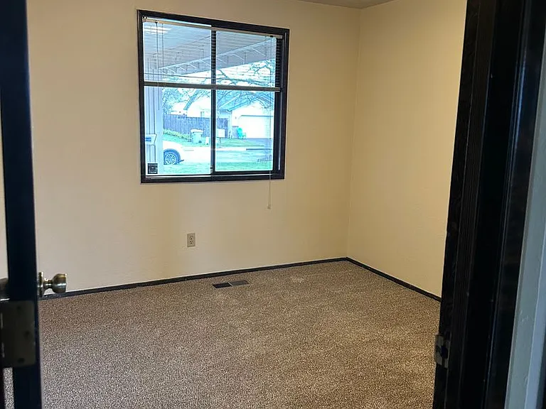 427-4204-6 Evergreen — Photo 23