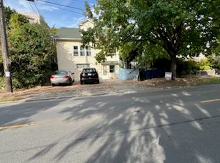 1812 N 40th St APT C, Seattle, WA 98103